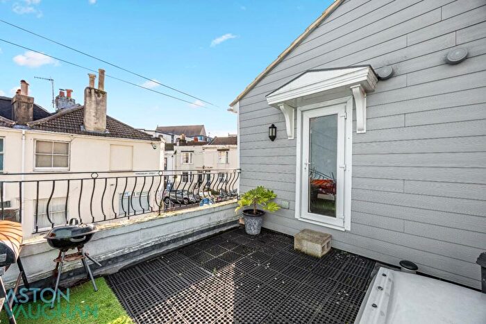 3 Bedroom End Of Terrace House For Sale In Kingsbury Road, Brighton, BN1