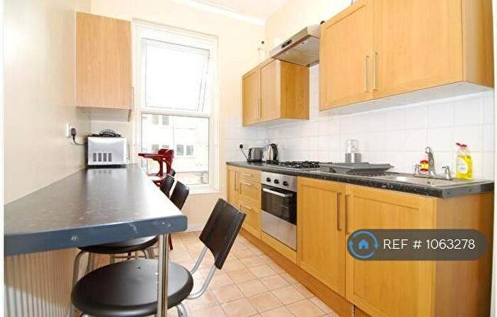 5 Bedroom Flat To Rent In Malden Road, London, NW5