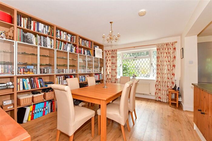 3 Bedroom Detached House For Sale In Holtye Road, East Grinstead, West Sussex, RH19