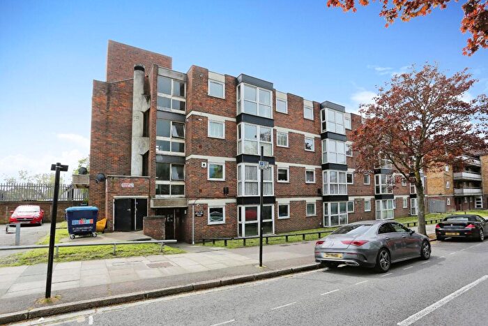 2 Bedroom Apartment To Rent In Middle Park Avenue, London, SE9
