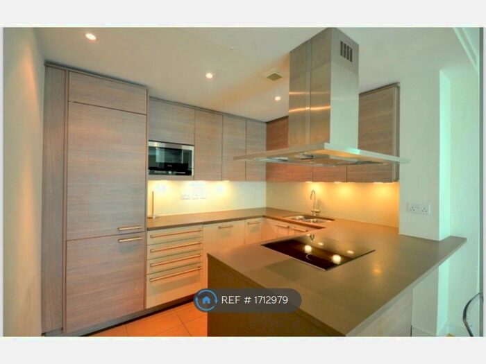 2 Bedroom Flat To Rent In St. George Wharf, London, SW8