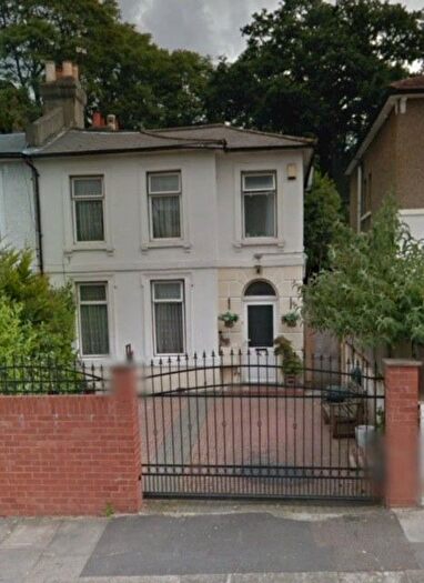 Studio To Rent In Brookhill Road, London, SE18