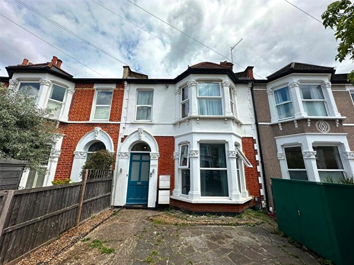 2 Bedroom Flat For Sale In Ardgowan Road, Catford, London, SE6