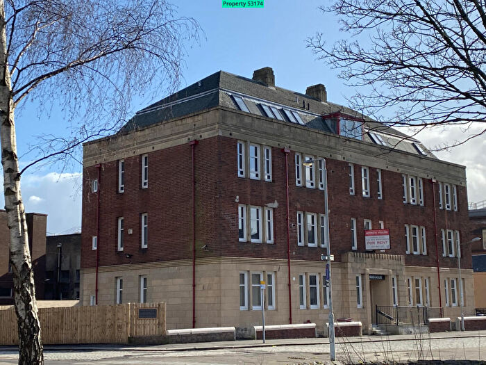 2 Bedroom Flat To Rent In Back Sneddon Street, Paisley, PA3