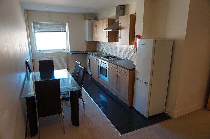 2 Bedroom Flat To Rent In Courthill Road, Lewisham, London, SE13