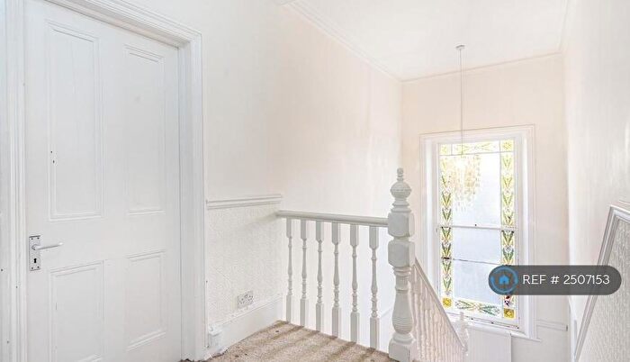 3 Bedroom Flat To Rent In Fellows Road, London, NW3