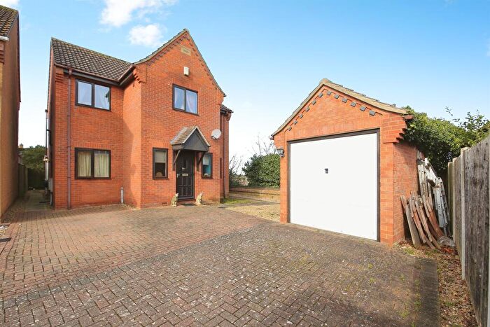 4 Bedroom Detached House For Sale In Willowbrook Drive, Coates, Peterborough, PE7