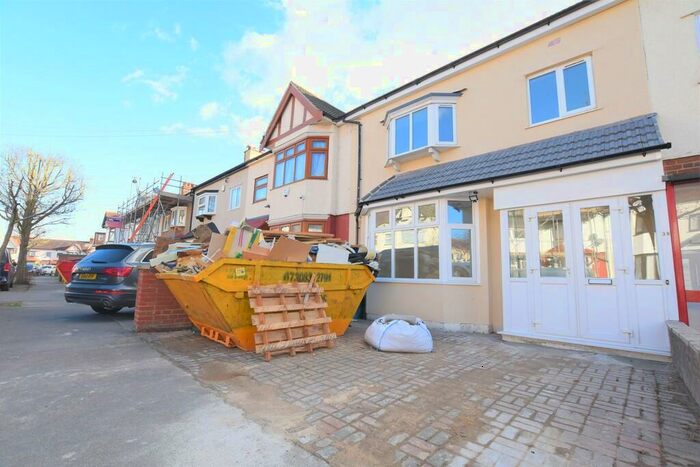 4 Bedroom Terraced House To Rent In Westernville Gardens, Ilford, IG2