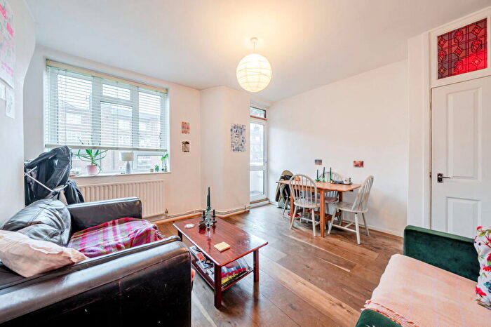 3 Bedroom Flat For Sale In Vauxhall Street, London, SE11