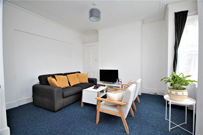 2 Bedroom Flat To Rent In Chatsworth Road, Worthing, West Sussex, BN11