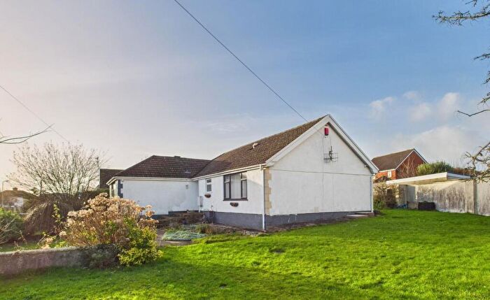 2 Bedroom Detached Bungalow For Sale In Penllwynrhodyn Road, Llwynhendy, Llanelli, SA14