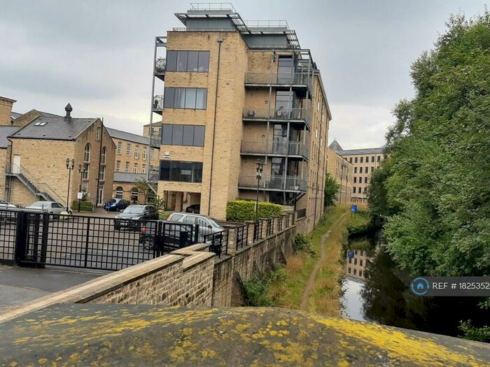 2 Bedroom Flat To Rent In The Melting Poi, Huddersfield, HD1