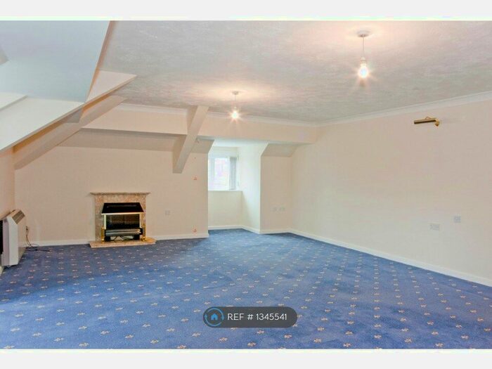 1 Bedroom Flat To Rent In Beech Court, Taunton, TA1