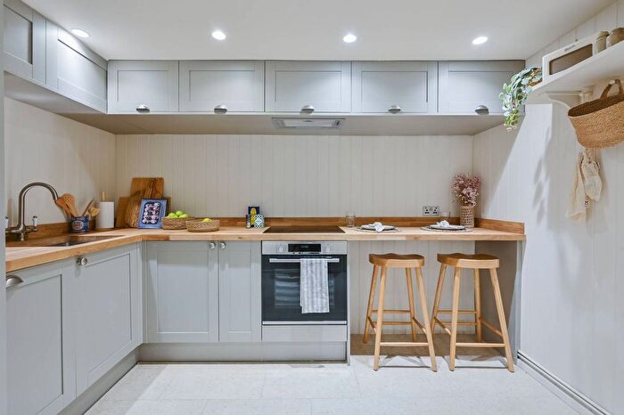 2 Bedroom Maisonette To Rent In Bingham Place, Marylebone, London, W1U