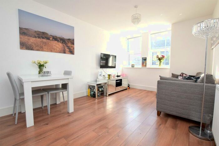 2 Bedroom Apartment To Rent In Verve Apartments, Mercury Gardens, Romford, RM1