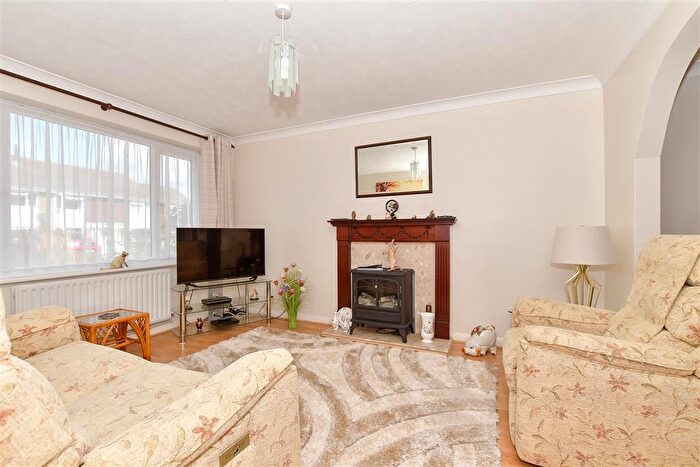 3 Bedroom Semi-Detached House For Sale In Reeves Close, Staplehurst, Tonbridge, Kent, TN12