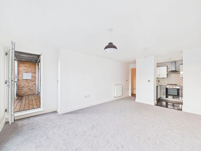 2 Bedroom Flat For Sale In Hammonds Drive, Peterborough, PE1