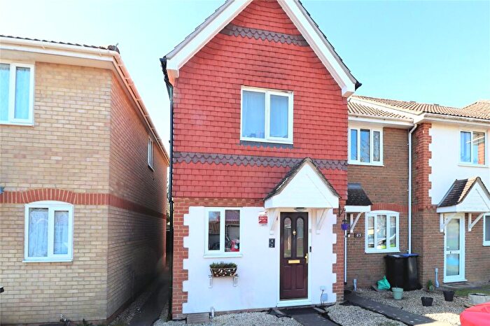 2 Bedroom House For Sale In Old School Place, Woking, Surrey, GU22