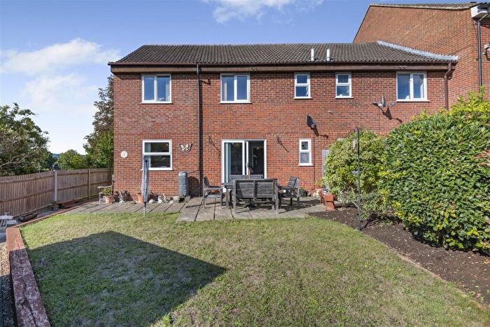 4 Bedroom End Of Terrace House For Sale In Grassmere, Leybourne, ME19