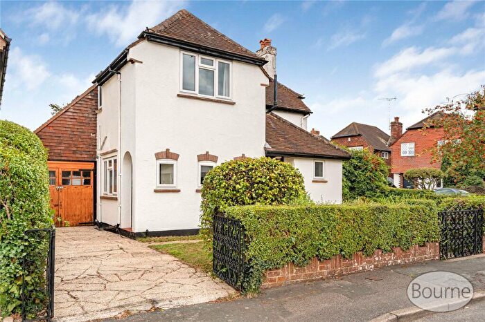 3 Bedroom Detached House For Sale In Nursery Close, Horsell, Woking, Surrey, GU21