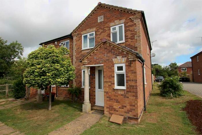 3 Bedroom Semi-Detached House To Rent In Blackbird Close, Burgess Hill, RH15