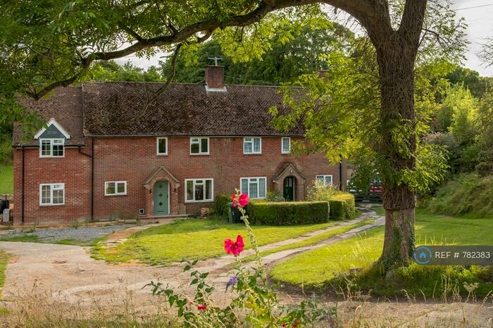 4 Bedroom Semi-Detached House To Rent In Clere Cottages, Newbury, RG20