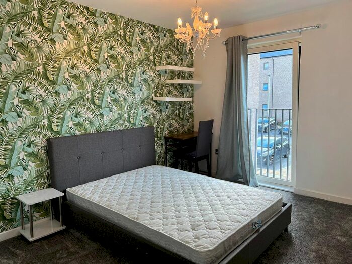 2 Bedroom Flat To Rent In Broomhouse Road, Edinburgh, EH11