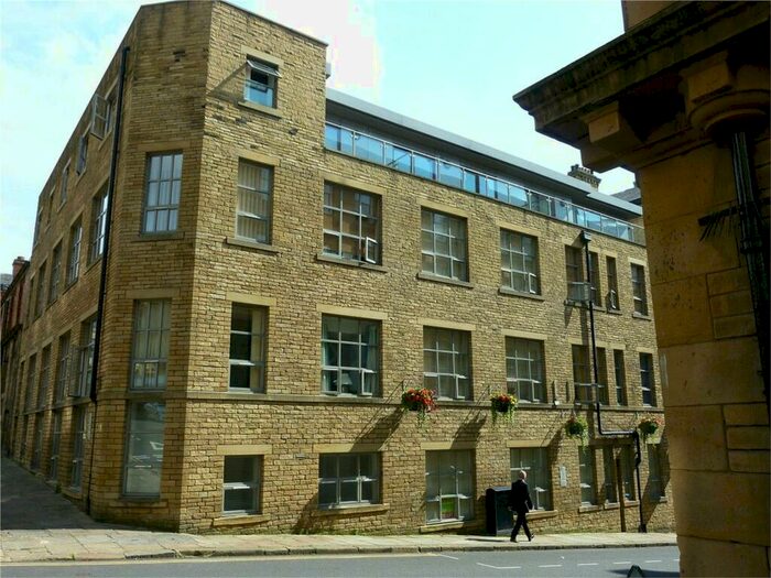 2 Bedroom Apartment To Rent In Hick Street, Bradford, West Yorkshire, BD1
