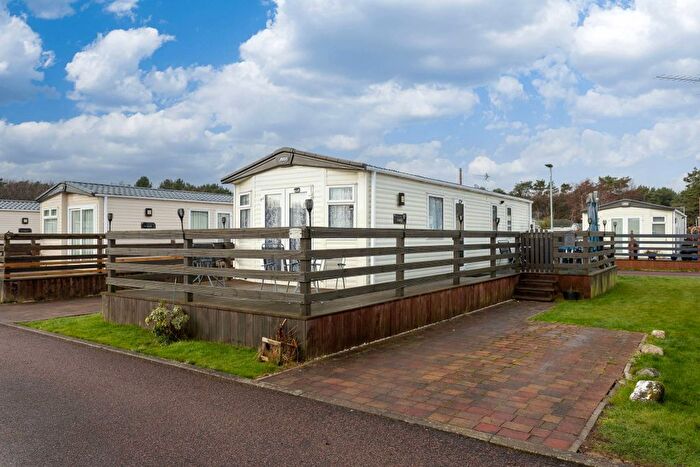 2 Bedroom Mobile/park Home For Sale In Annsmuir Caravan Park, Ladybank, Cupar, KY15