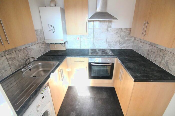 Studio To Rent In Vicarage Farm Road, Heston, Hounslow, TW5