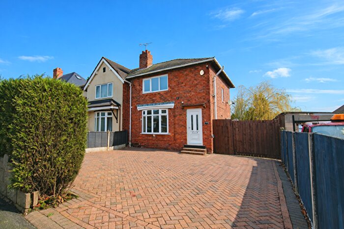 3 Bedroom Semi-detached House To Rent In Chantry Avenue, Walsall, WS3