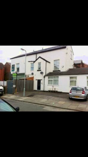 Semi-Detached House To Rent In Bridge Rd, Crosby, L23