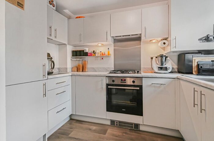 2 Bedroom Semi-Detached House For Sale In Hurrier Grove, Rossington, DN11