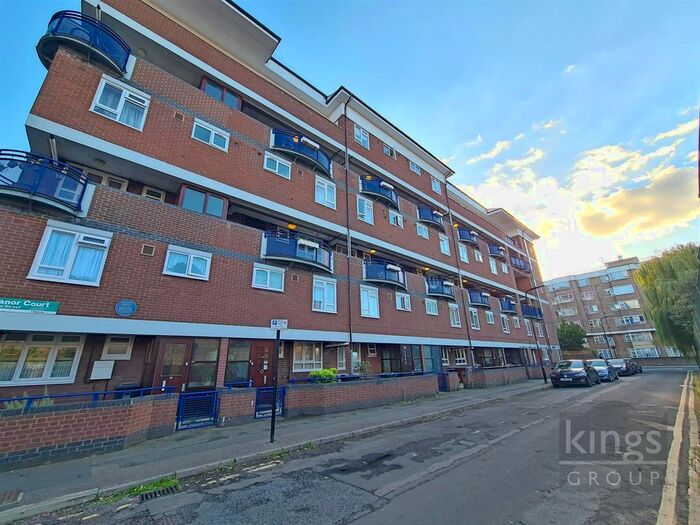 3 Bedroom Flat To Rent In Pedro Street, London, E5