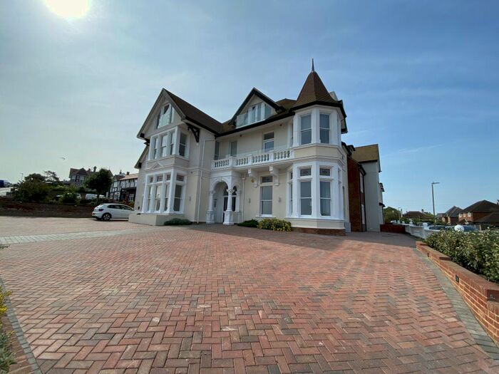 2 Bedroom Flat To Rent In Oakland Court, Kings Road, Herne Bay, CT6