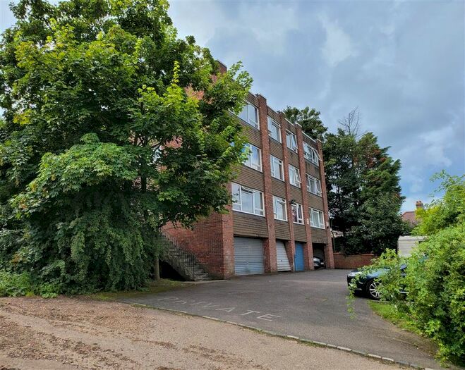 Houses for sale & to rent in SE18 3EY, Vernham Road, Woolwich Common London