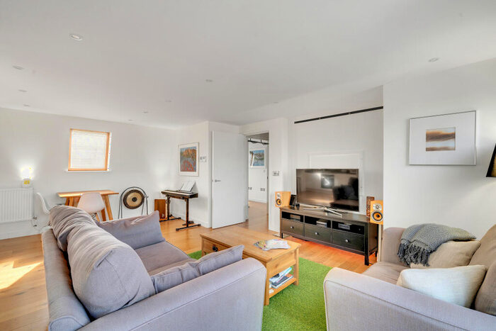 1 Bedroom Apartment To Rent In St Paul's Road, Islington, London, N1