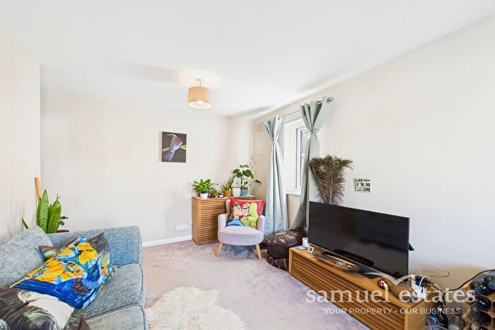 1 Bedroom Flat For Sale In Ellison Road, SW16