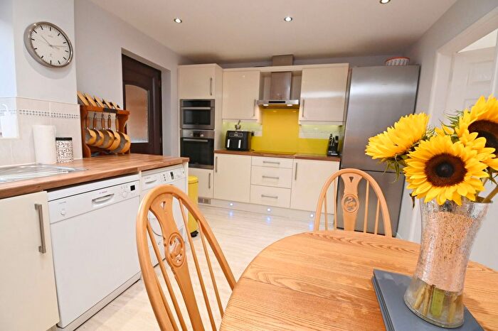 3 Bedroom Detached House For Sale In Tennyson Close, Penistone, Sheffield, S36