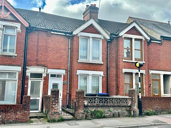 3 Bedroom Terraced House For Sale In Devizes Road, Salisbury, Wiltshire, SP2