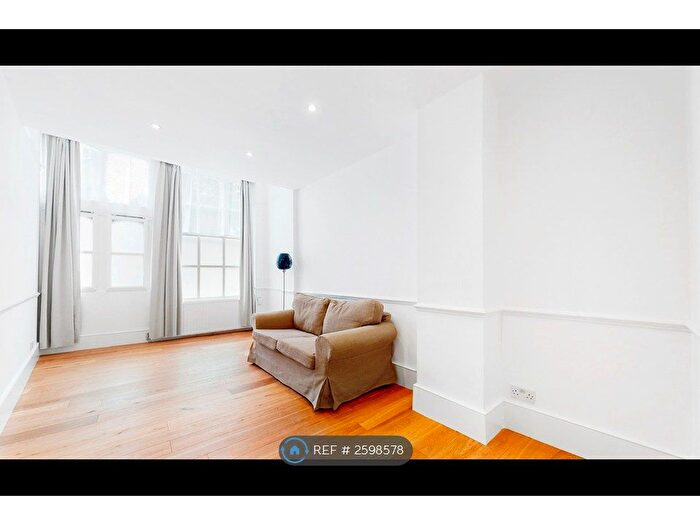2 Bedroom Flat To Rent In South Hill Park, London, NW3