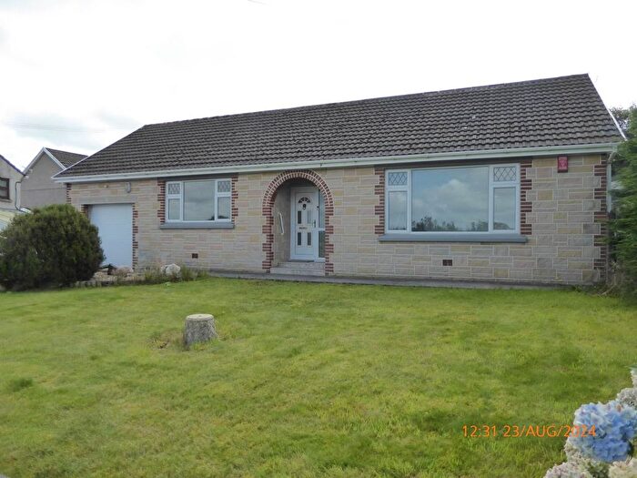4 Bedroom Bungalow To Rent In Ffrwdwen, Cwmffrwd, Carmarthen, SA31