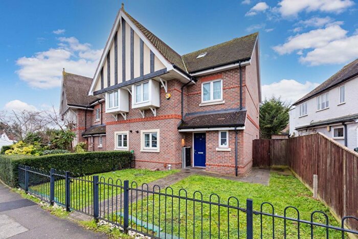 4 Bedroom Terraced House For Sale In Waltham Road, Maidenhead, SL6