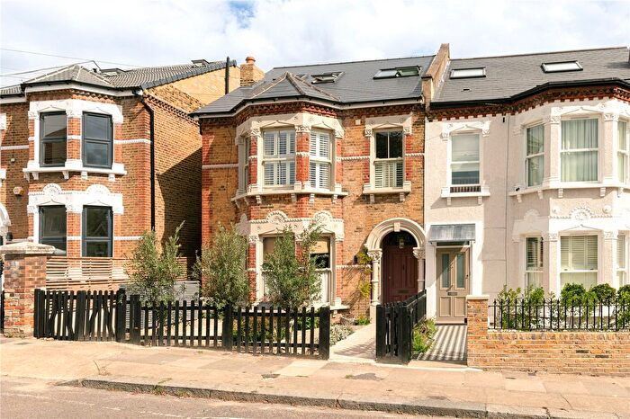 5 Bedroom Semi-Detached House For Sale In Aylward Road, Forest Hill, London, SE23