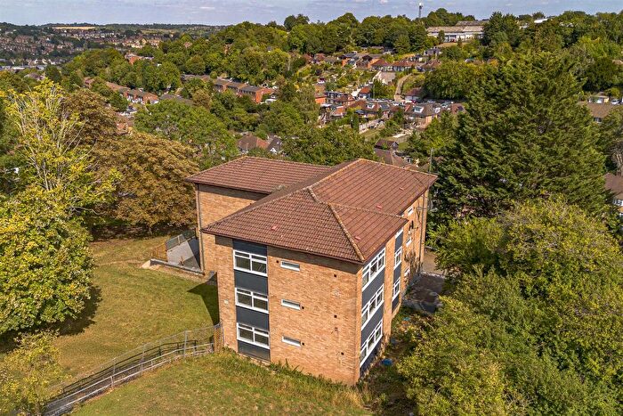 1 Bedroom Flat To Rent In Pettifer Way, High Wycombe, HP12