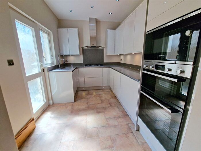 5 Bedroom Semi-Detached House To Rent In Morland Avenue, Croydon, CR0