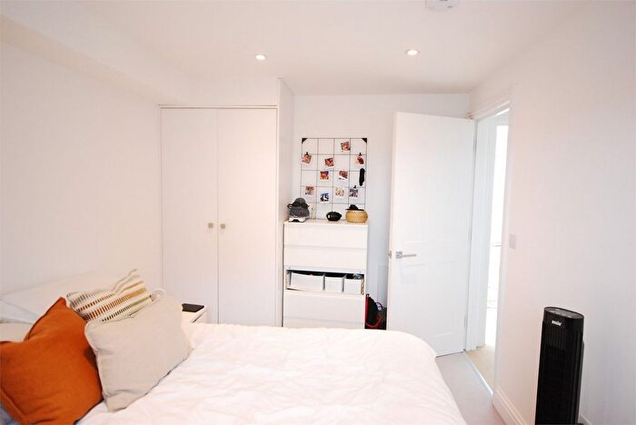 1 Bedroom Detached House To Rent In Acre Lane, London, SW2