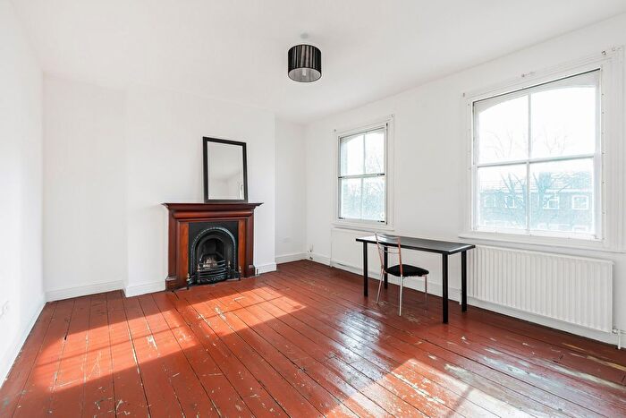 2 Bedroom Flat To Rent In Hanley Road, London, N4