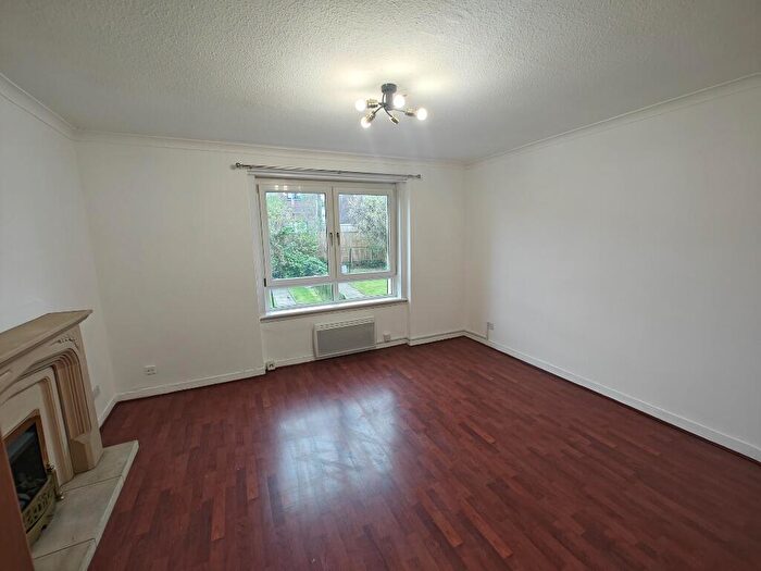 3 Bedroom Flat To Rent In Maryhill Road, Glasgow, G20