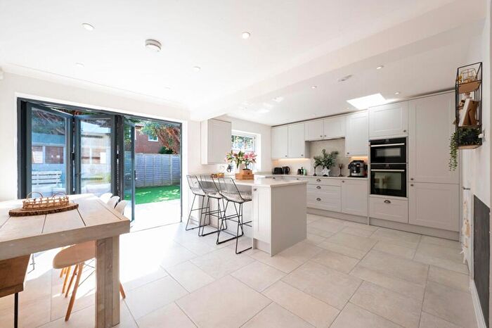 4 Bedroom Terraced House For Sale In Thorneycroft Close, Walton-on-Thames, KT12